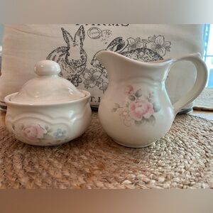 Pfaltzgraff ironstone Tea Rose Sugar & Creamer Set